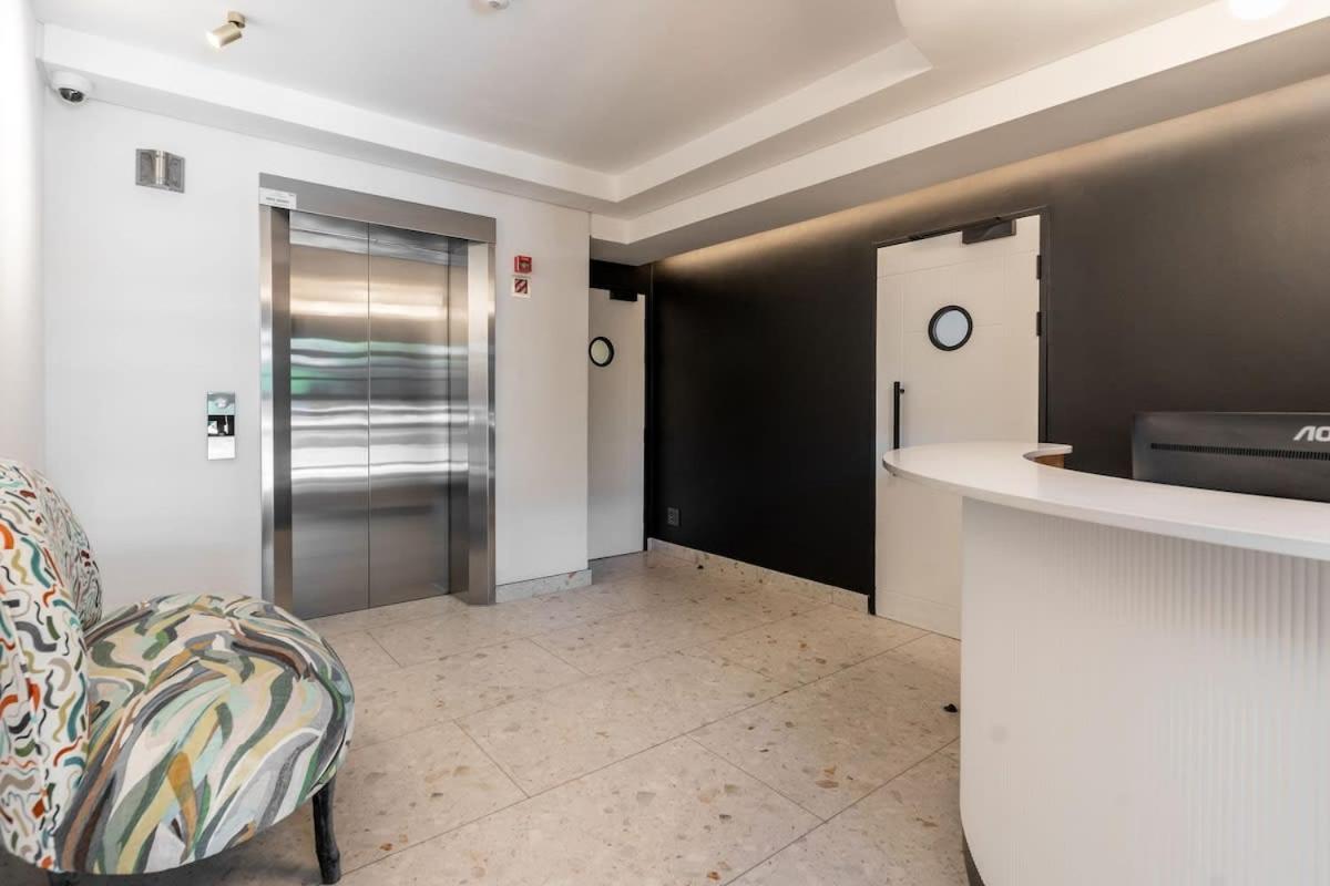 302 Marvol On Hall